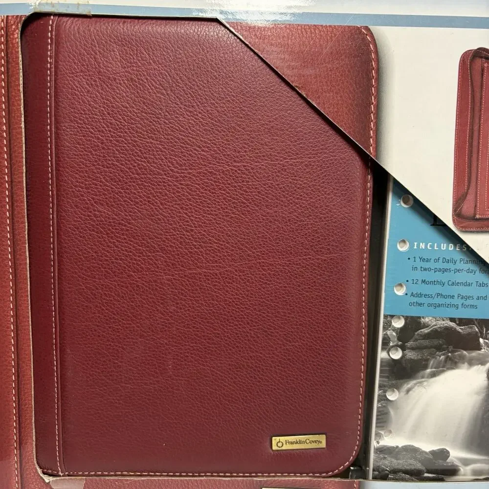 Franklin Covey Red Leather Zip Closure Red Binder Planner Stationary 2008